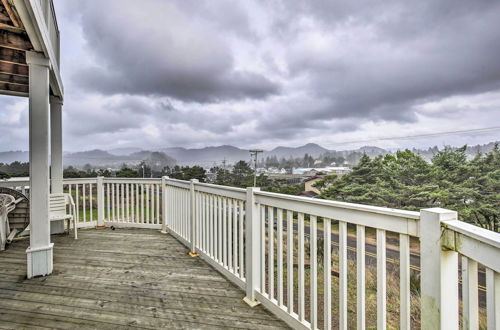 Photo 2 - Coastal Oregon Home - Pacific Views, Walk to Beach