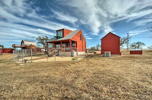 Photo 13 - Pet-friendly Fredericksburg Cabin w/ Lovely Views