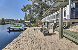 Photo 3 - 'the Grey Goose': Waterfront Home With Beach