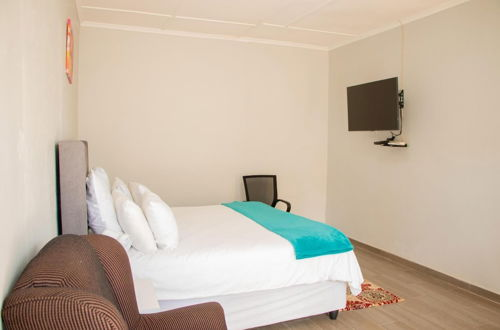 Photo 2 - Standard Room 2 in Morningside Guesthouse - 2092