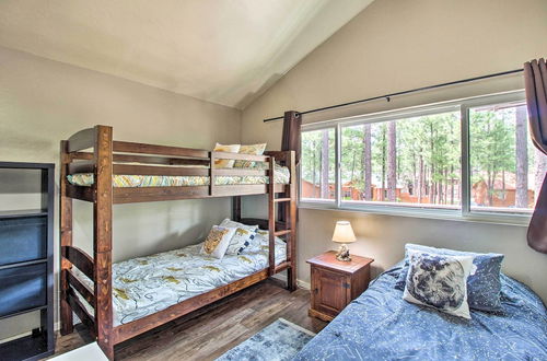 Photo 19 - Cozy Pinetop Retreat w/ Porch - Near Golfing