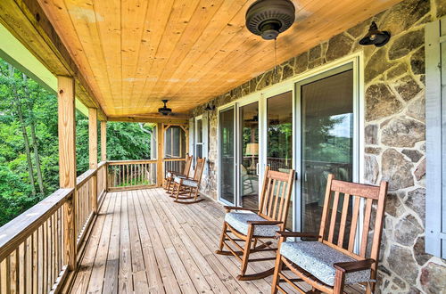 Photo 22 - Center Hill Lake House: Porch & Lake Views