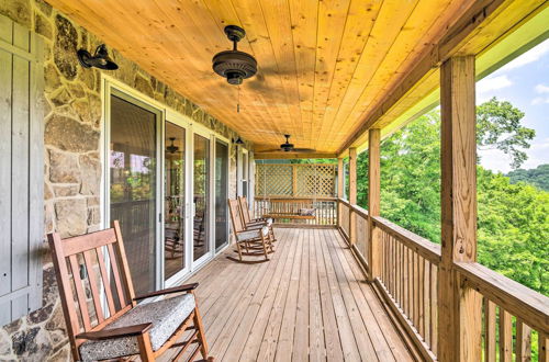 Photo 18 - Center Hill Lake House: Porch & Lake Views