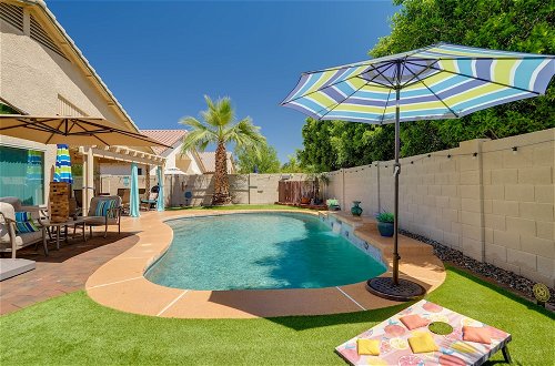 Foto 39 - Sunny Surprise Home w/ Luxe Backyard Oasis