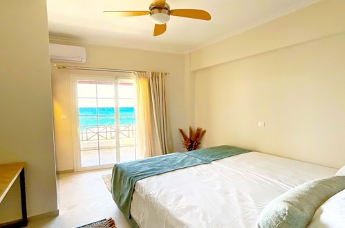 Foto 3 - Beachfront 2-bed Luxury Apartment - Agios Gordios, Corfu, Greece