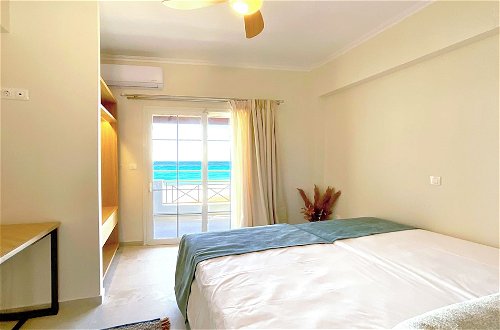 Foto 7 - Beachfront 2-bed Luxury Apartment - Agios Gordios, Corfu, Greece