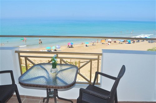 Foto 5 - Beachfront 2-bed Luxury Apartment - Agios Gordios, Corfu, Greece