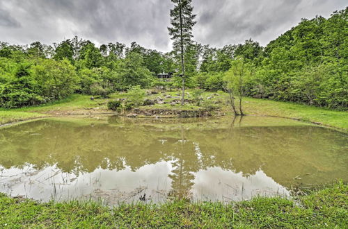 Photo 15 - Spacious & Elegant Mountain View Cabin w/ Deck