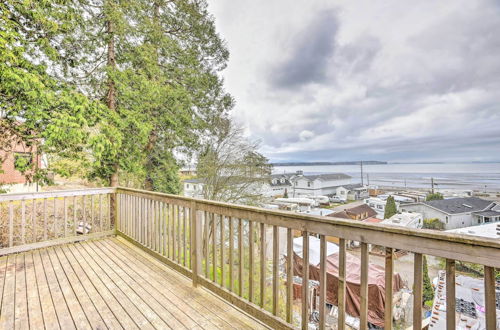 Foto 9 - Hilltop Hideout w/ Sweeping Birch Bay Views