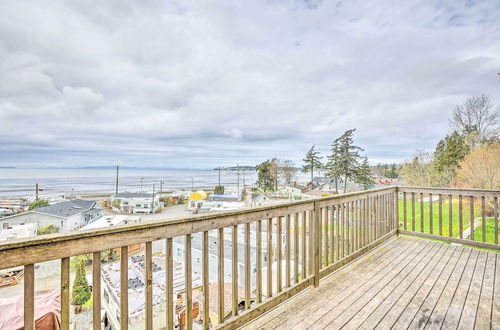 Foto 8 - Hilltop Hideout w/ Sweeping Birch Bay Views