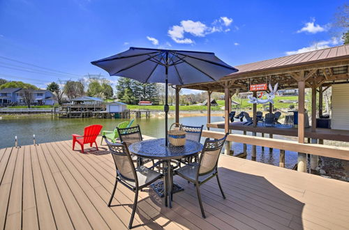 Photo 4 - Lake House Haven: Fire Pit, Boat Dock + More