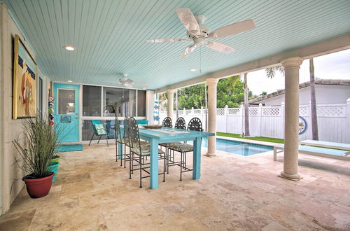 Foto 27 - Vibrant Home w/ Outdoor Oasis ~ 1 Mi to Beach