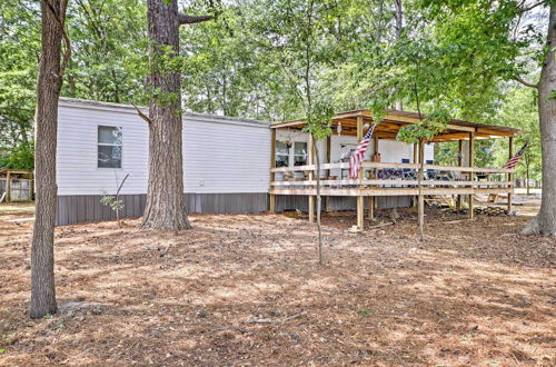 Foto 23 - Home on Jordan Lake w/ Shared Dock & Boat Slip