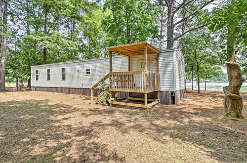 Foto 18 - Home on Jordan Lake w/ Shared Dock & Boat Slip