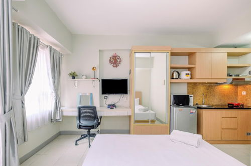 Photo 4 - Cozy And Simply Look Studio Room Taman Melati Margonda Apartment