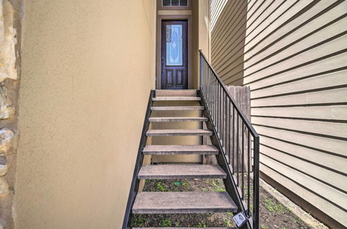 Foto 25 - Pet-friendly Houston Townhome w/ Fenced Yard