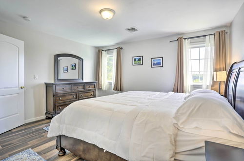 Photo 20 - Ideally Located Glen Cove Apartment