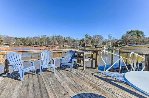 Foto 31 - Lake Norman Cabin: Private Dock & Hot Tub