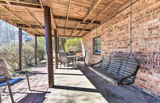 Photo 2 - Lake Norman Cabin: Private Dock & Hot Tub