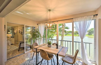 Foto 1 - Naples Condo w/ Enclosed Balcony & Lake Views