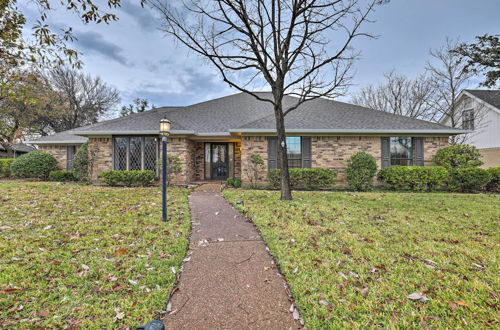 Foto 5 - Spacious Waco Home ~ 9 Mi to Magnolia Market