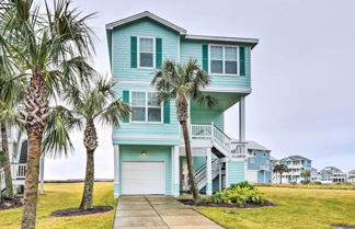 Foto 1 - Breezy Galveston House w/ 2 Decks & Ocean Views