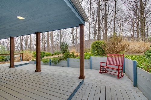 Photo 32 - Modern Nellysford Getaway on 40 Private Acres
