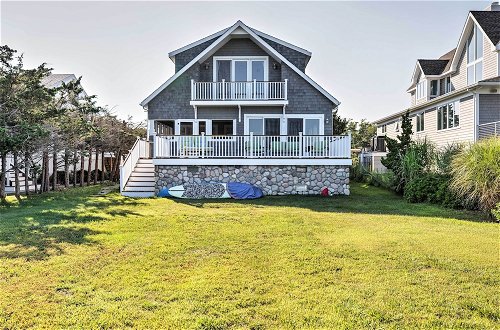 Foto 23 - Luxe Waterfront East Quogue Home w/ Beach On-site