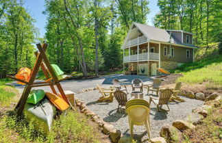 Foto 1 - Cozy Old Forge Home w/2 Porches, Fire Pit, Hot Tub