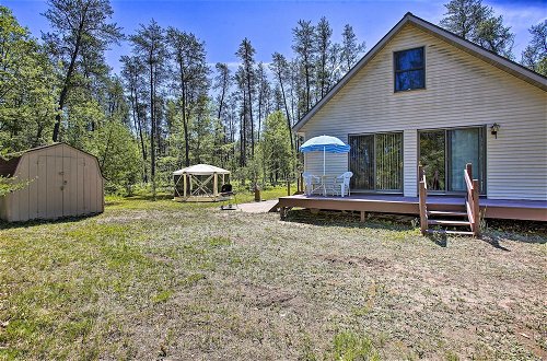 Foto 4 - Secluded Irons Cabin w/ 5-acre Yard, Deck, Grill