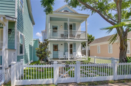 Photo 1 - Historic Galveston Home: Walk to The Strand