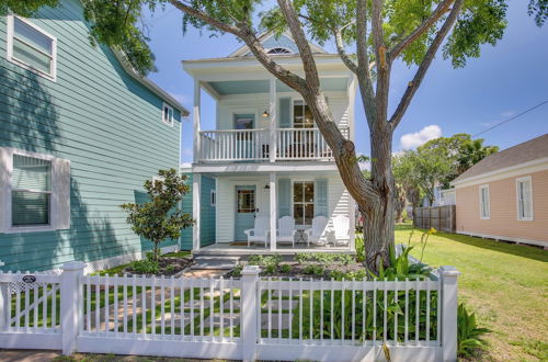 Photo 42 - Historic Galveston Home: Walk to The Strand