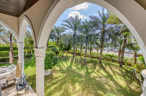Foto 16 - Majestic Resort Villa w Private Pool on The Palm