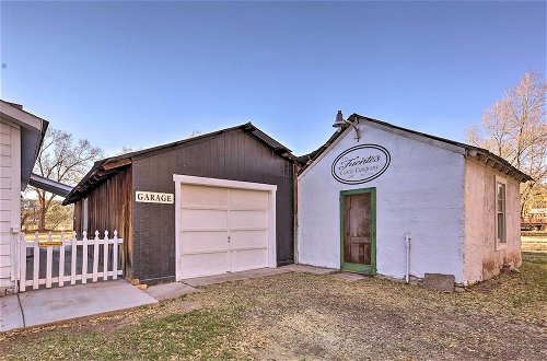 Photo 24 - Peaceful Luna Farmhouse With Wraparound Porch