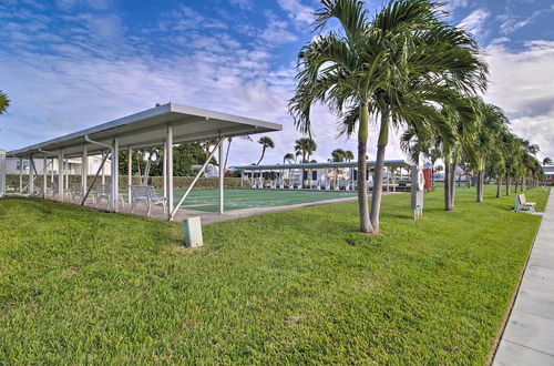 Photo 32 - Cozy Jensen Beach Home: Pool Access, Walk to Beach