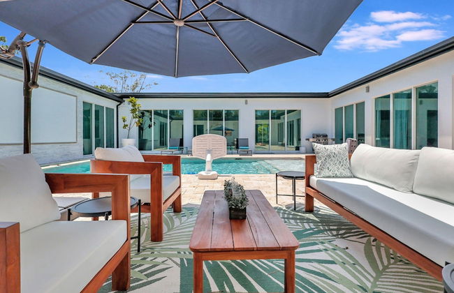 6BR Sleeps 15 Pool BBQ Firepit Games Stables More! - Foto 1