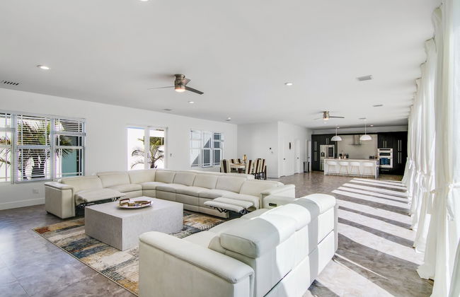 6BR Sleeps 15 Pool BBQ Firepit Games Stables More! - Foto 29