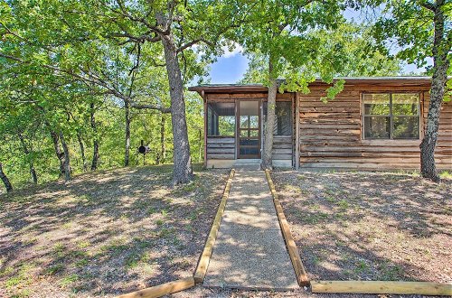 Foto 19 - Cozy, Secluded Davis Cabin on 60 Wooded Acres