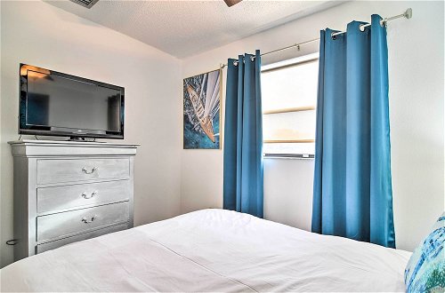 Photo 5 - Updated Condo Near Beach: Ideal Walkable Location