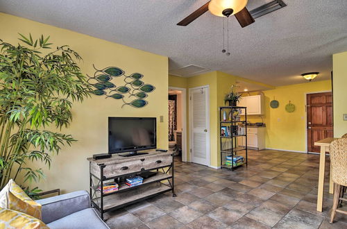 Foto 21 - Updated Condo Near Beach: Ideal Walkable Location