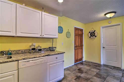 Photo 7 - Updated Condo Near Beach: Ideal Walkable Location
