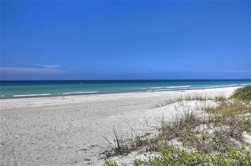 Foto 25 - Updated Condo Near Beach: Ideal Walkable Location