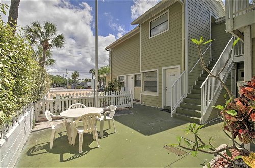 Photo 19 - Updated Condo Near Beach: Ideal Walkable Location