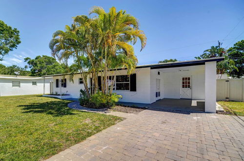 Photo 19 - Colorful Vero Beach Vacation Rental With Pool