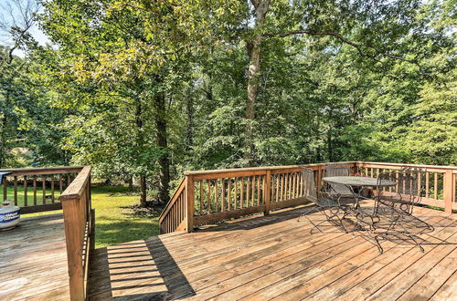 Photo 22 - Harpers Ferry Cabin - Walk to Private Lake