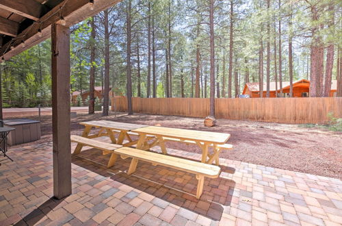 Foto 3 - Pinetop Condo With Patio, 1 Mi to Area Attractions