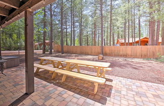 Photo 3 - Pinetop Condo With Patio, 1 Mi to Area Attractions