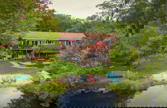 Foto 2 - Ski, Swim & Relax: Waterfront Haven on Pines Lake