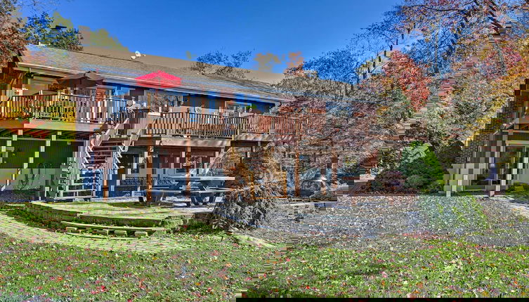 Foto 1 - Ski, Swim & Relax: Waterfront Haven on Pines Lake