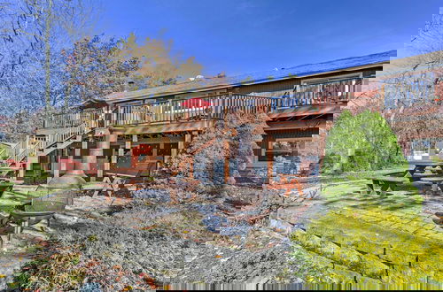 Foto 43 - Ski, Swim & Relax: Waterfront Haven on Pines Lake